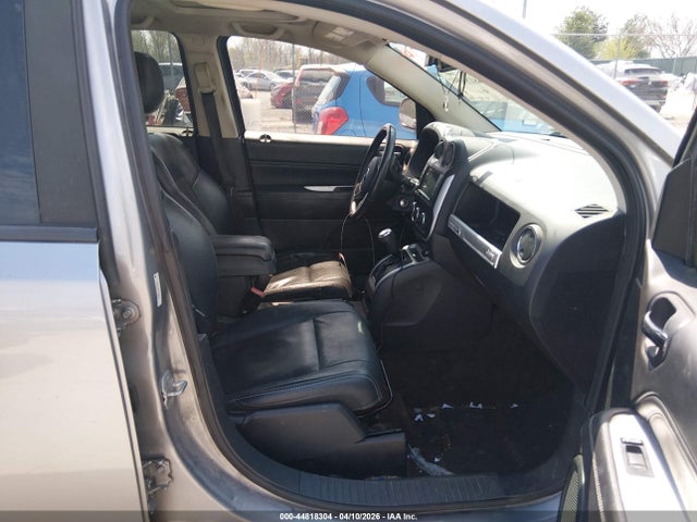 44818304 :رقم المزاد ، 1C4NJDEB3GD586958 vin ، 2016 Jeep Compass High Altitude Edition مزاد بيع