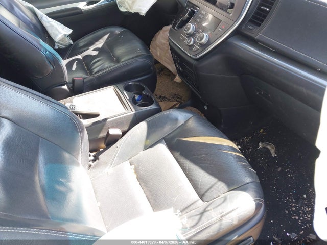 2017 TOYOTA SIENNA 5TDXZ3DC8HS830468 Photo 4