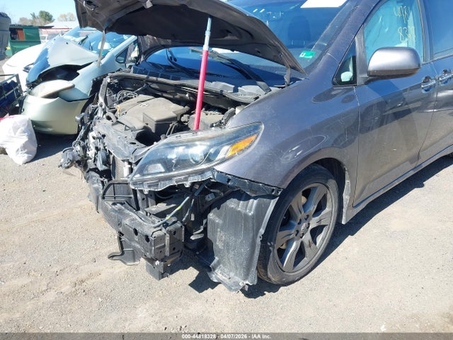 2017 TOYOTA SIENNA 5TDXZ3DC8HS830468 Photo 5