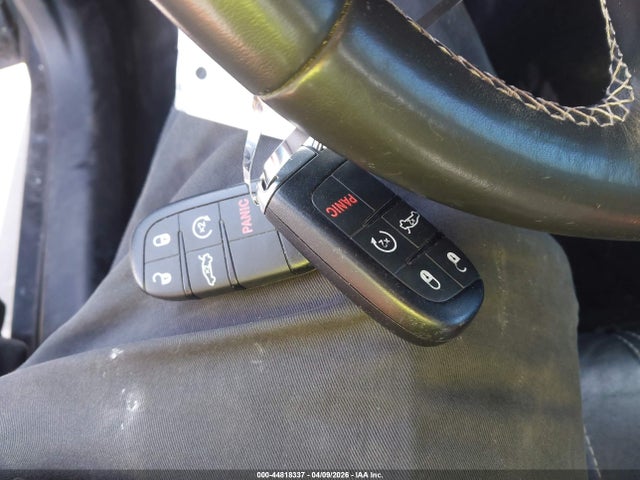 44818337 :رقم المزاد ، 2C3CCABG0FH766288 vin ، 2015 Chrysler 300 300s مزاد بيع