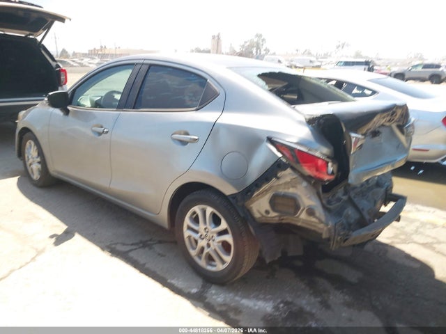44818356 :رقم المزاد ، 3MYDLBZVXGY106072 vin ، 2016 Scion Ia مزاد بيع