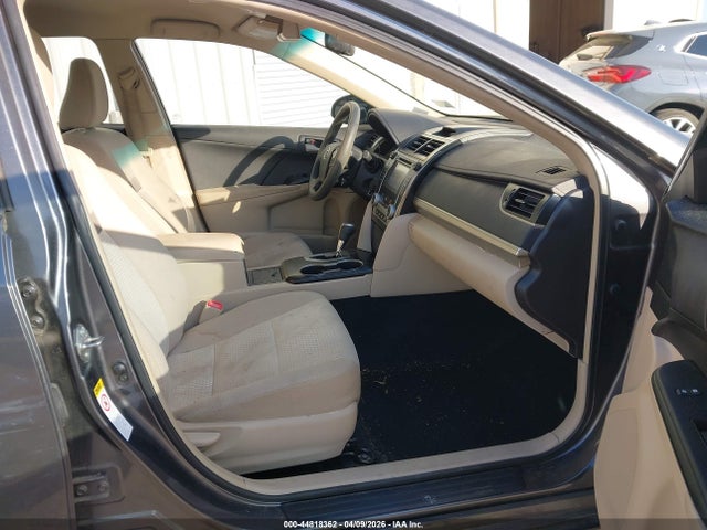 2014 Toyota Camry Le მანქანა იყიდება აუქციონზე, vin: 4T1BF1FK9EU469394, აუქციონის ნომერი: 44818362