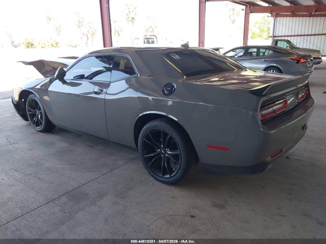 44818381 :رقم المزاد ، 2C3CDZAG2JH204706 vin ، 2018 Dodge Challenger Sxt مزاد بيع