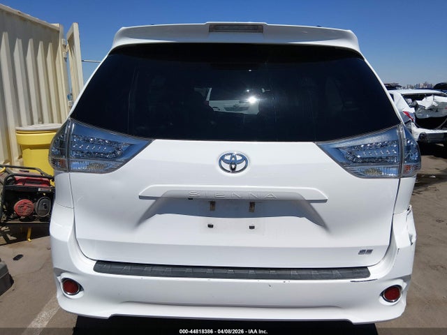5TDXZ3DCXJS942341 Toyota Sienna Se 8 Passenger