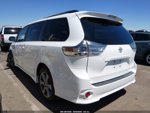 5TDXZ3DCXJS942341 Toyota Sienna Se 8 Passenger