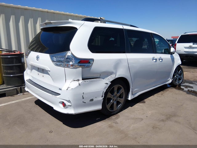 5TDXZ3DCXJS942341 Toyota Sienna Se 8 Passenger