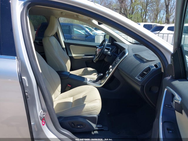 Aukcja sprzedaży 2016 Volvo Xc60 T5 Drive-e Platinum, vin: YV440MDM7G2880227, numer aukcji: 44818409