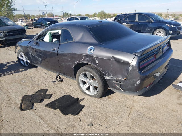 2C3CDZAG0MH627031 Dodge Challenger Sxt