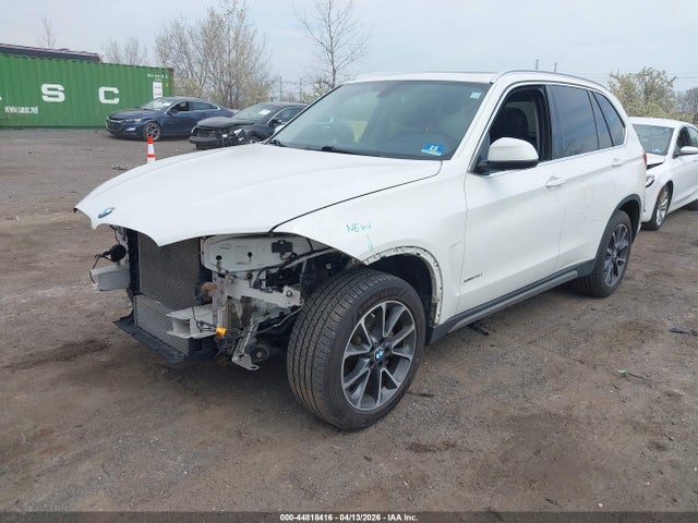 2016 BMW X5 5UXKR0C51G0U49086 Photo 1