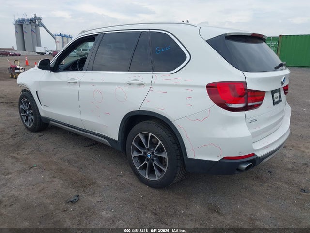2016 BMW X5 5UXKR0C51G0U49086 Photo 2