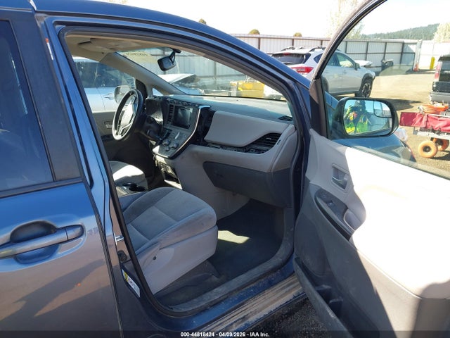 5TDJK3DC1GS135211 Toyota Sienna Le 7 Passenger