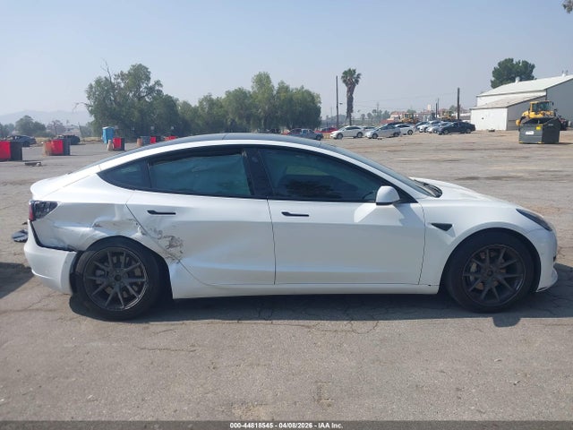 Tesla Model 3 Long Range Dual Motor All-wheel Drive 2022 5YJ3E1EB5NF265634 Image 13