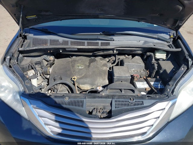 2017 TOYOTA SIENNA 5TDYZ3DC3HS799733 Photo 9