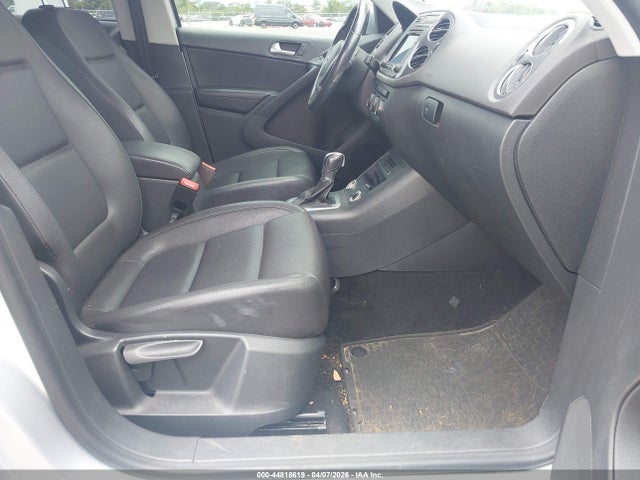 Продажа на аукционе авто 2017 Volkswagen Tiguan 2.0t/2.0t S, vin: WVGAV7AX2HK006131, номер лота: 44818619