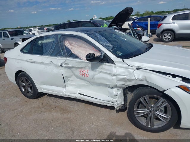 Продаж на аукціоні авто 2022 Volkswagen Jetta 1.5t Se, vin: 3VW7M7BU0NM005311, номер лоту: 44818677
