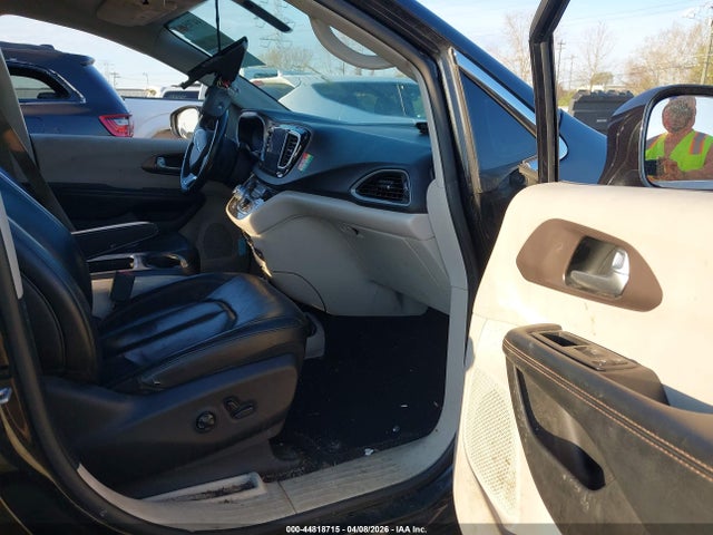 44818715 :رقم المزاد ، 2C4RC1EG4HR677080 vin ، 2017 Chrysler Pacifica Touring-l Plus مزاد بيع