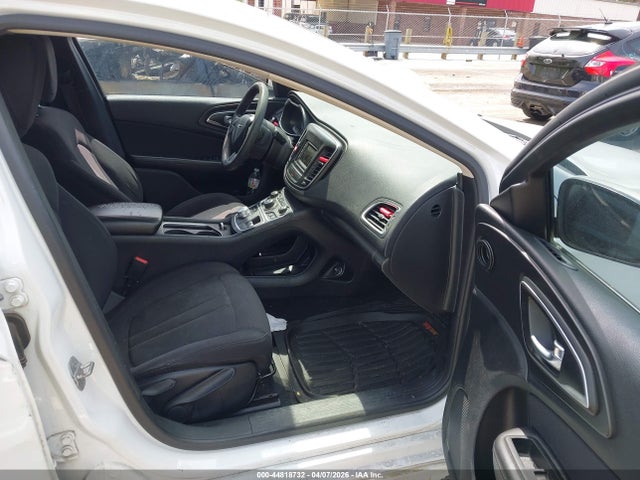 Продаж на аукціоні авто 2015 Chrysler 200 Limited, vin: 1C3CCCAB3FN636997, номер лоту: 44818732