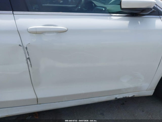 Продаж на аукціоні авто 2015 Chrysler 200 Limited, vin: 1C3CCCAB3FN636997, номер лоту: 44818732