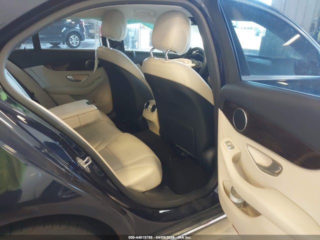 2017 Mercedes-benz C 300 მანქანა იყიდება აუქციონზე, vin: 55SWF4JB4HU217644, აუქციონის ნომერი: 44818798