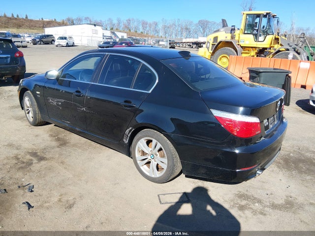 2010 BMW 528I WBANV1C57AC389706 Photo 2