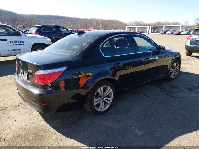 2010 BMW 528I WBANV1C57AC389706 Photo 3