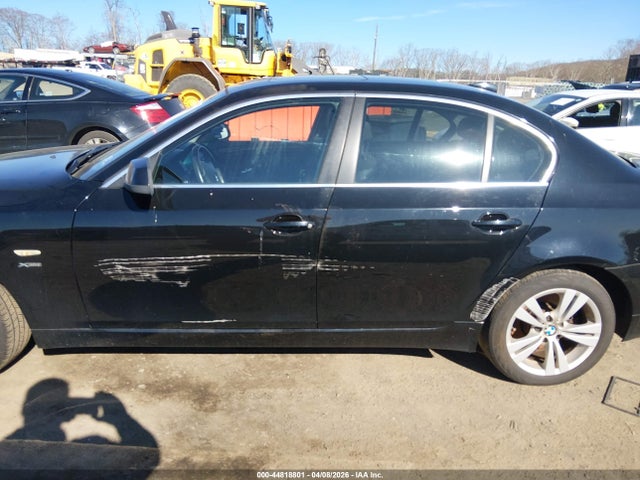 2010 BMW 528I WBANV1C57AC389706 Photo 5