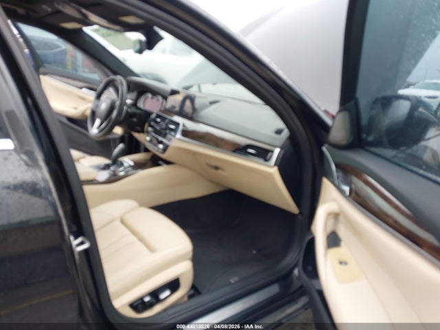 2018 BMW 530I WBAJA5C52JWA35773 Photo 4