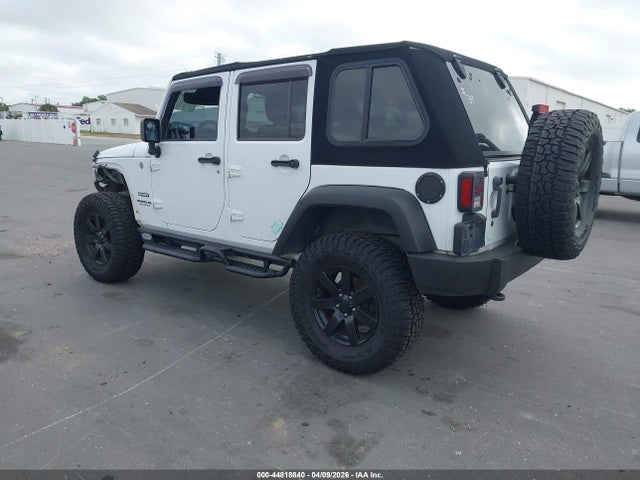 2012 JEEP WRANGLER UNLIMITED 1C4BJWDG2CL199362 Photo 2