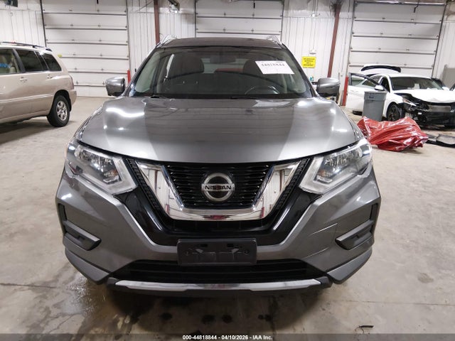 2018 Nissan Rogue Sv მანქანა იყიდება აუქციონზე, vin: KNMAT2MV8JP525135, აუქციონის ნომერი: 44818844