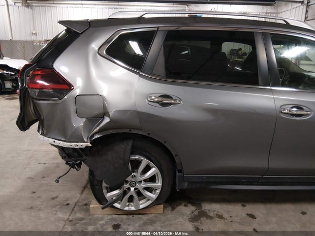 2018 Nissan Rogue Sv მანქანა იყიდება აუქციონზე, vin: KNMAT2MV8JP525135, აუქციონის ნომერი: 44818844