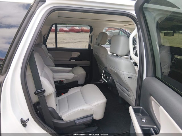 1FMJU1H83SEA15831 Ford Expedition Active
