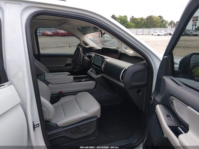 1FMJU1H83SEA15831 Ford Expedition Active