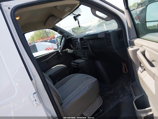 2017 GMC SAVANA 2500 1GTW7AFF6H1154435 Photo 4