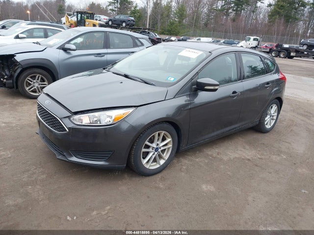 Ford FOCUS SE 2017 1FADP3K21HL335247 Image 2