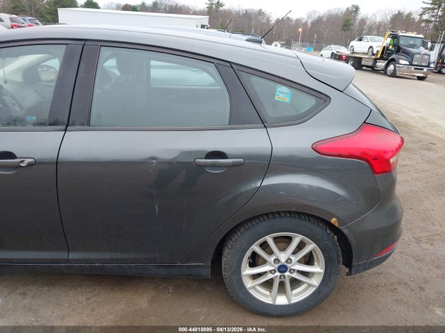 Ford FOCUS SE 2017 1FADP3K21HL335247 Image 6