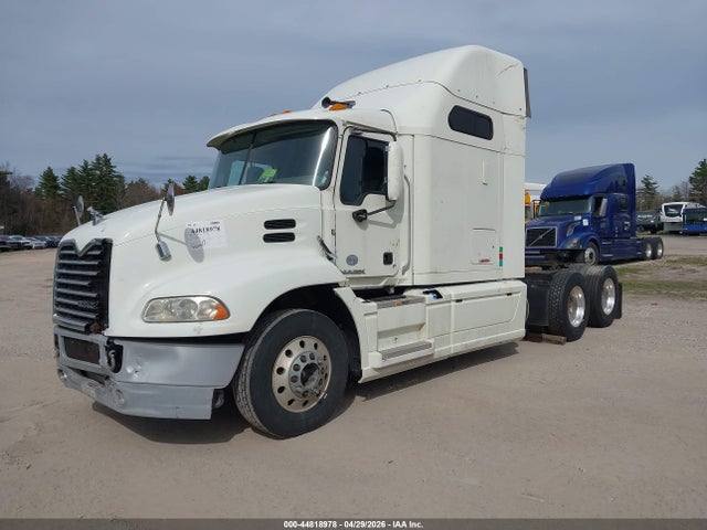 1M1AW07YXFM048007 Mack 600 Cxu600