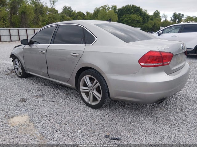 2014 VOLKSWAGEN PASSAT 1VWBS7A30EC028954 Photo 2
