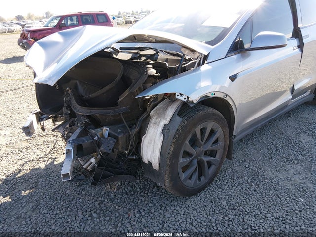 44819021 :رقم المزاد ، 7SAXCDE56SF463608 vin ، 2025 Tesla Model X Long Range مزاد بيع