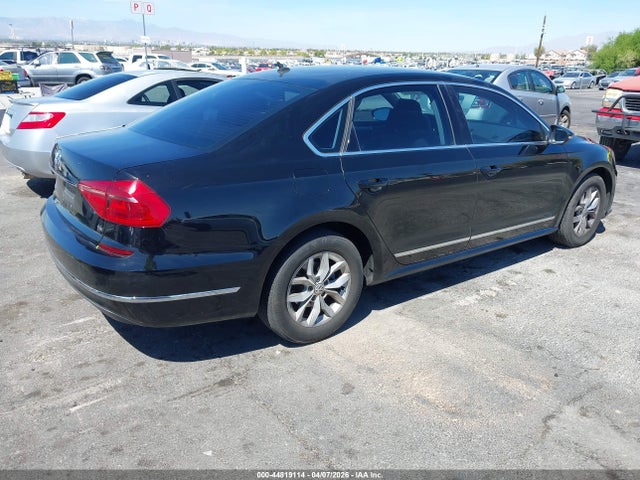 Продаж на аукціоні авто 2016 Volkswagen Passat 1.8t S, vin: 1VWAT7A35GC050606, номер лоту: 44819114