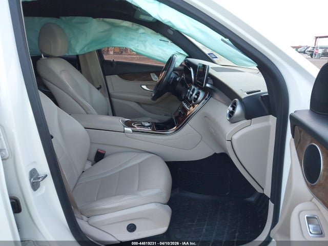 44819231 :رقم المزاد ، WDC0G4KB0JV074891 vin ، 2018 Mercedes-benz Glc 300 4matic مزاد بيع