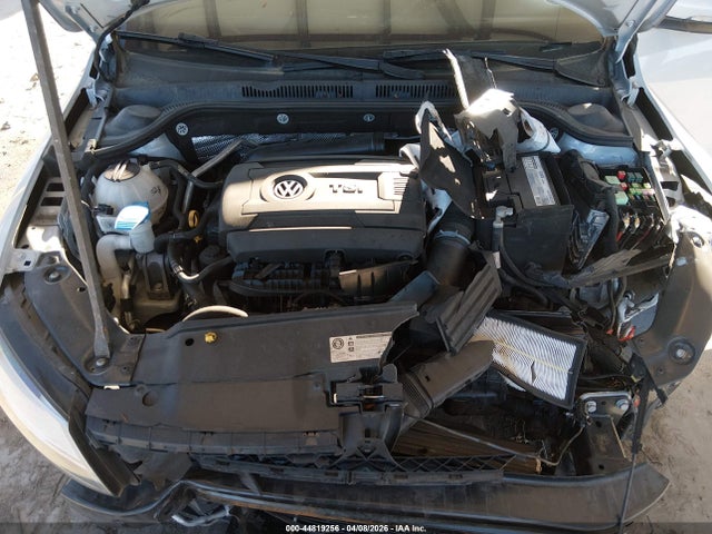 Продажа на аукционе авто 2017 Volkswagen Jetta Gli, vin: 3VW4T7AJ4HM401758, номер лота: 44819256