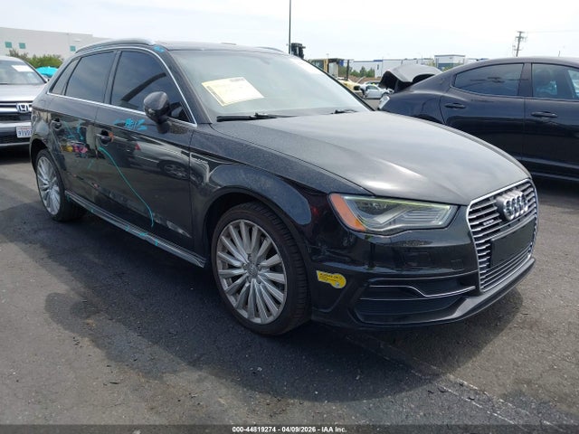 2016 AUDI A3 E-TRON WAUTPBFF1GA111495