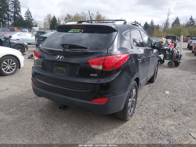 KM8JUCAG4FU105448 Hyundai TUCSON SE