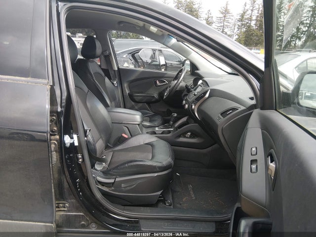 KM8JUCAG4FU105448 Hyundai TUCSON SE