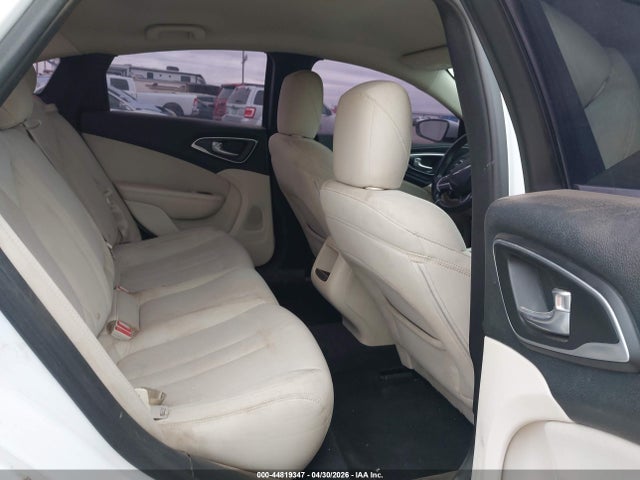Продаж на аукціоні авто 2015 Chrysler 200 Limited, vin: 1C3CCCAB6FN670142, номер лоту: 44819347
