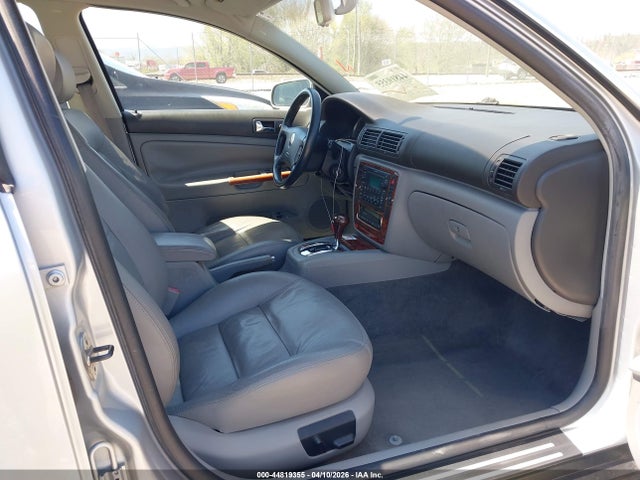 Продажа на аукционе авто 2003 Volkswagen Passat Glx, vin: WVWRH63B73P263534, номер лота: 44819355