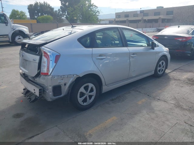 Toyota Prius Three 2015 JTDKN3DUXF1913974 Image 4