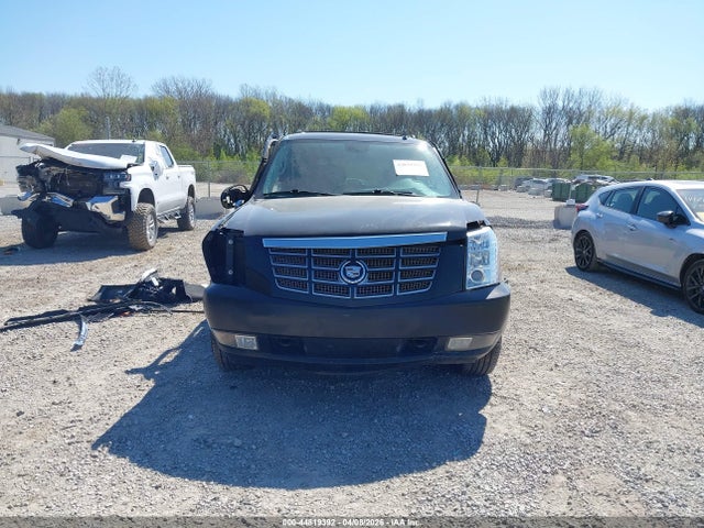 2009 Cadillac Escalade Standard მანქანა იყიდება აუქციონზე, vin: 1GYFK13269R246108, აუქციონის ნომერი: 44819392
