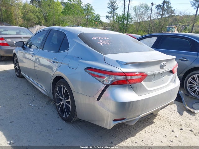 44819417 :رقم المزاد ، 4T1B11HK2JU043746 vin ، 2018 Toyota Camry Se مزاد بيع