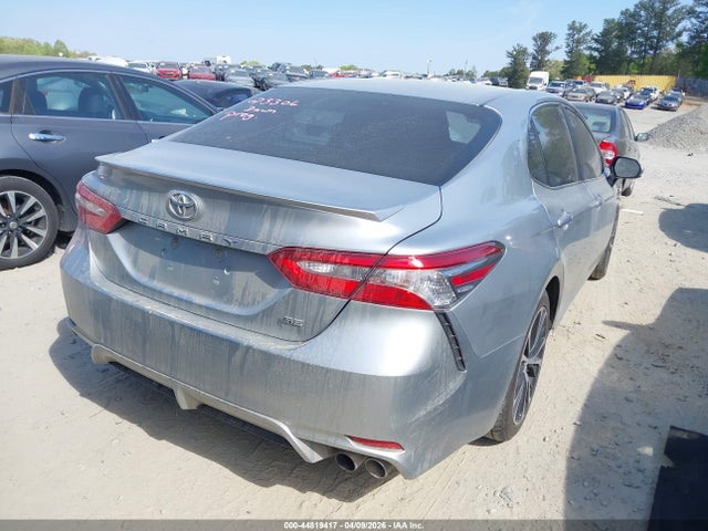 44819417 :رقم المزاد ، 4T1B11HK2JU043746 vin ، 2018 Toyota Camry Se مزاد بيع